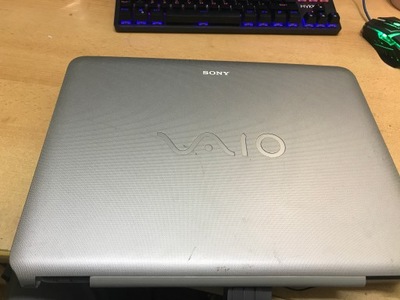 Sony Vaio VGN-NR11S obudowa klapa zawiasy