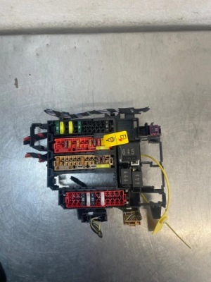 Коробка предохранителей audi q5 2 2 80a 80a971845 фото №1