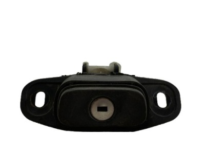 Vovlo v40 i вкладка замка багажника фото №1