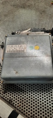 Блок керування модуль mercedes w210 a0205453732 фото №1