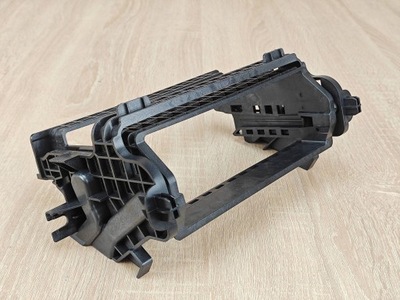 Оригінальна рамка панелі консолі радіо навігації bmw g26 6811443 34km фото №1