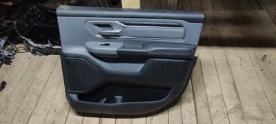 Обшивка оббивка двері правий задня dodge ram 1500 2019- фото №1