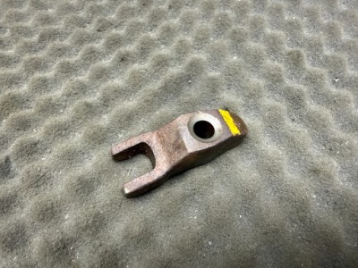 338142a600 кронштейн форсунки kia оригинальный номер фото №1