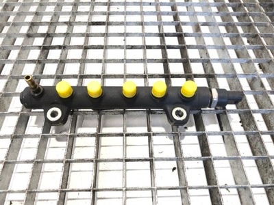 Молдинг упорскування renault master ii 0445214042 2.2 90km фото №1