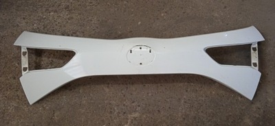 Накладка крышки багажника toyota yaris iii lift фото №1