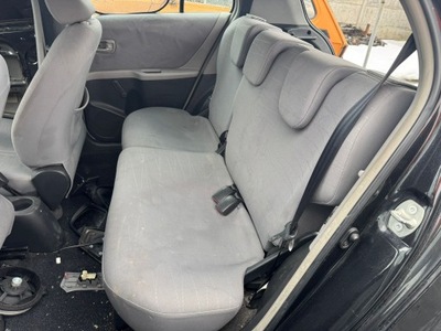 Заднє сидіння задня toyota yaris ii 5d фото №1