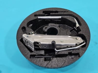 Домкрат подъемник автомобильный трапециевидный audi a4 b7 фото №1