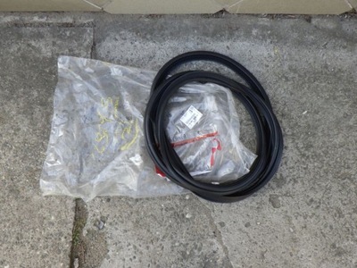 Opel crossland x 17- прокладка кришки багажника фото №1