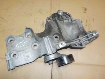 Кронштейн генератора кронштейн mercedes w177 1.5 cdi 117105989r фото №1