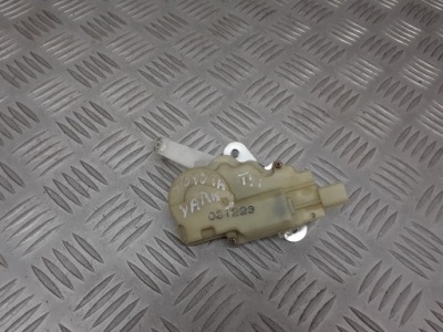 Моторчик отопителя toyota yaris i фото №1