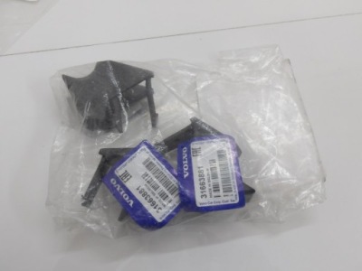 Volvo v60 кронштейн кронштейн напрямна бампер задній фото №1