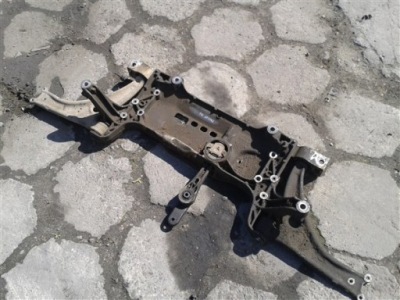 Підрамник двигуна vw passat b6 2.0 tdi bkp фото №1