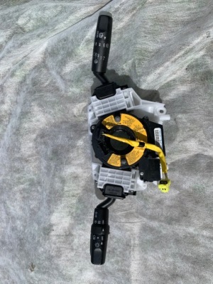 Перемикач комбінований mazda 3 bk bp4p bs3m17g057 фото №1