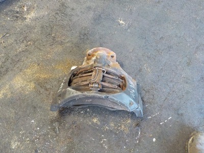 Scania суппорт тормозной задняя правый z012007 фото №1