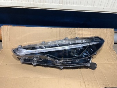 Лампа левая передняя toyota corolla cross full led фото №1