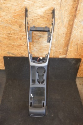 Audi a4 b8 туннель средний europa фото №1