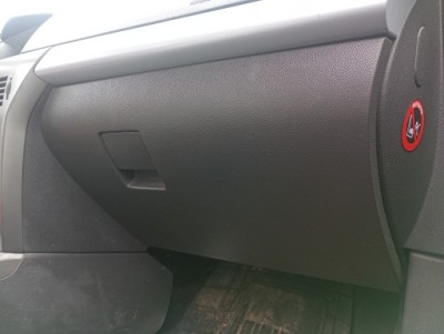 Opel astra h 04-10 бардачок пасажира фото №1