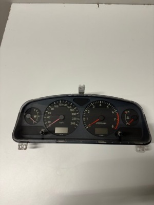 Приборы счетчик toyota avensis i 88458014 2.0 b europa фото №1