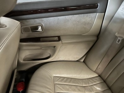 Обшивка двері правий задня шторка krem audi a8 d2 lift фото №1