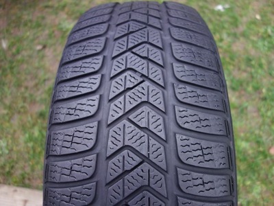 PIRELLI SOTTOZERO 3 225/40/19 93H 2019 ROK