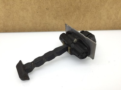 Peugeot 308 t9 ii lift ограничитель дверь левый перед фото №1