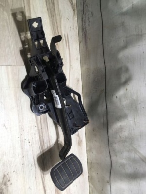 Педаль гальмо 9807994580 citroen c5 aircross 19r фото №1