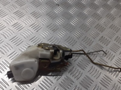 Замок двері центральний лівий перед mitsubishi galant viii фото №1