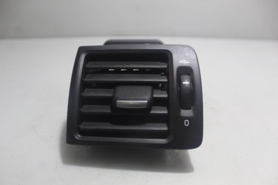 Решітка обдув права volvo c30 фото №1