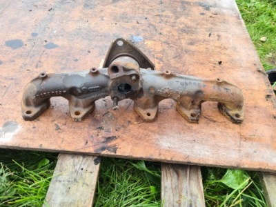 Колектор випускний vw touareg 2.5tdi 070253033f фото №1