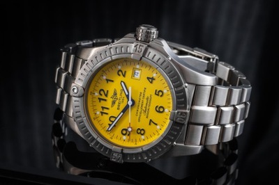 BREITLING AVENGER SEAWOLF 3000M AUTOMATIC COSC E17370 TITANIUM 44MM/ETUI