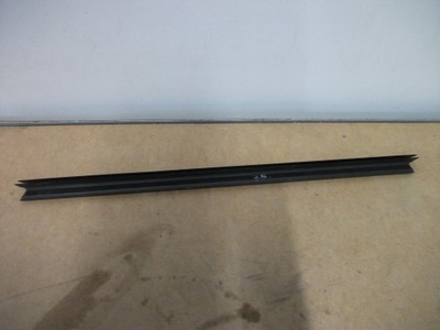 Молдинг уплотнитель левый задняя peugeot 308 ii фото №1