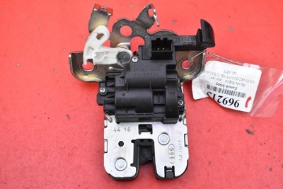 Замок кришки задня багажника 8r0827505a skoda rapid 5d hb 12-17 фото №1