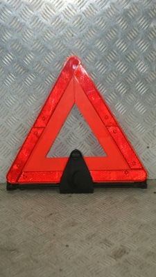 Volkswagen passat b5 fl трикутник попереджувальний 4b5860251c 4d sedan фото №1