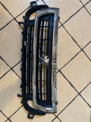 Peugeot partner 15-18 решётка радиатора решётка радиатора оригинал фото №1