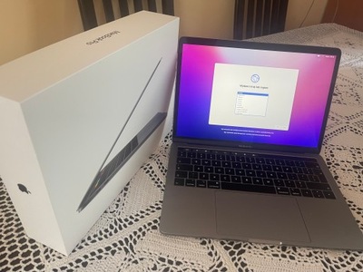 MacBook Pro 13.3 Intel Core i5 8 GB / 256 GB szary