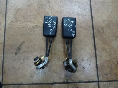 W219 cls 03' кліпса ременів задня фото №1