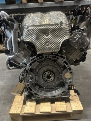 Двигун mercedes 4.0 amg 177 980 заміна безкоштовно фото №1