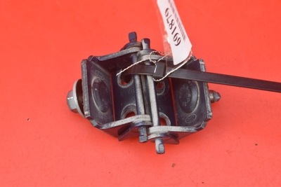 Петля петлі кришки ford fiesta mk7 5d 08-17 фото №1