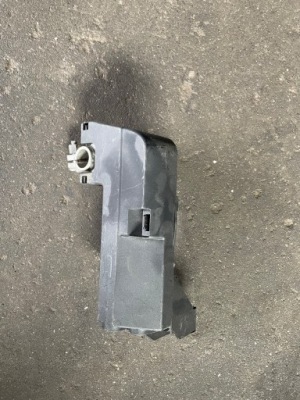 Audi a4 b9 розподільник струму клема 8w0915459e фото №1