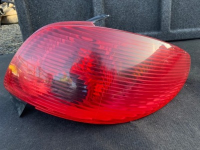 Лампа правий задній peugeot 206 lift + вкладиш фото №1