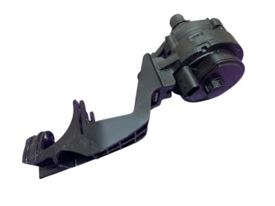 Додаткова помпа води bmw 5 g30 g31 ideał фото №1