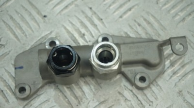 Mercedes w213 патрубок радиатор масла 5000km фото №1