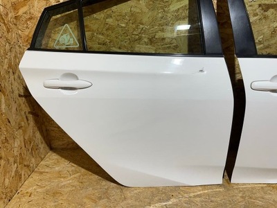 Двері праве правий задня задні toyota prius 4 iv 040 демонтаж фото №1