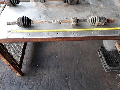 Привідний вал права toyota yaris i 1.0 фото №1