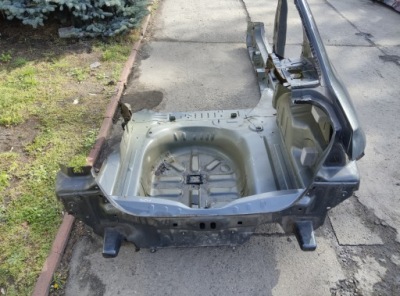 Peugeot 301 задний ремень поддон фото №1