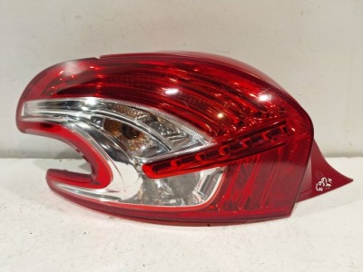 Лампа задняя левая 9672628280 peugeot 208 12- фото №1