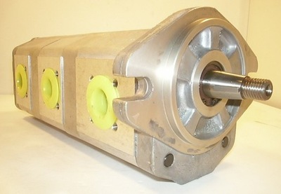 DANFOSS TRIPLE HYDRAULIC GEAR PUMP 