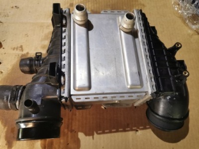 Mercedes amg gt r интеркулер правый левый a1780901400 a1780901300 фото №1