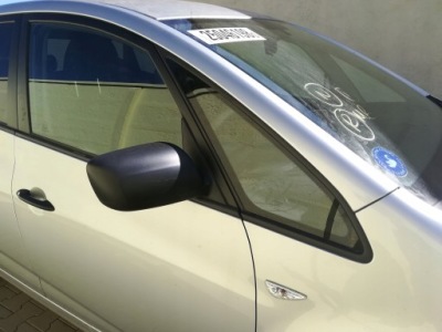 Kia venga ix20 скло кузовна правий перед 2009- фото №1