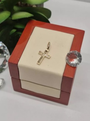 ZŁOTY KRZYŻYK 585 0,83G